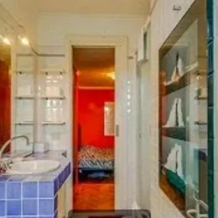 Hola Apartment *