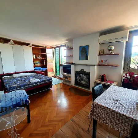 Hola Apartment Rome