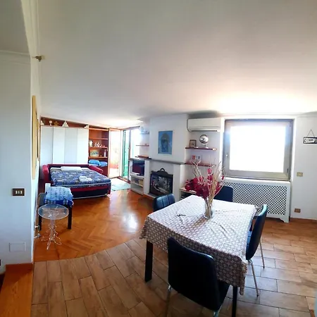 Hola Apartment
