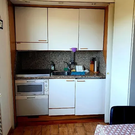 Hola Apartment Rom