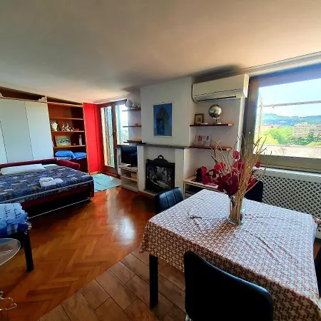 Apartment Hola Rom